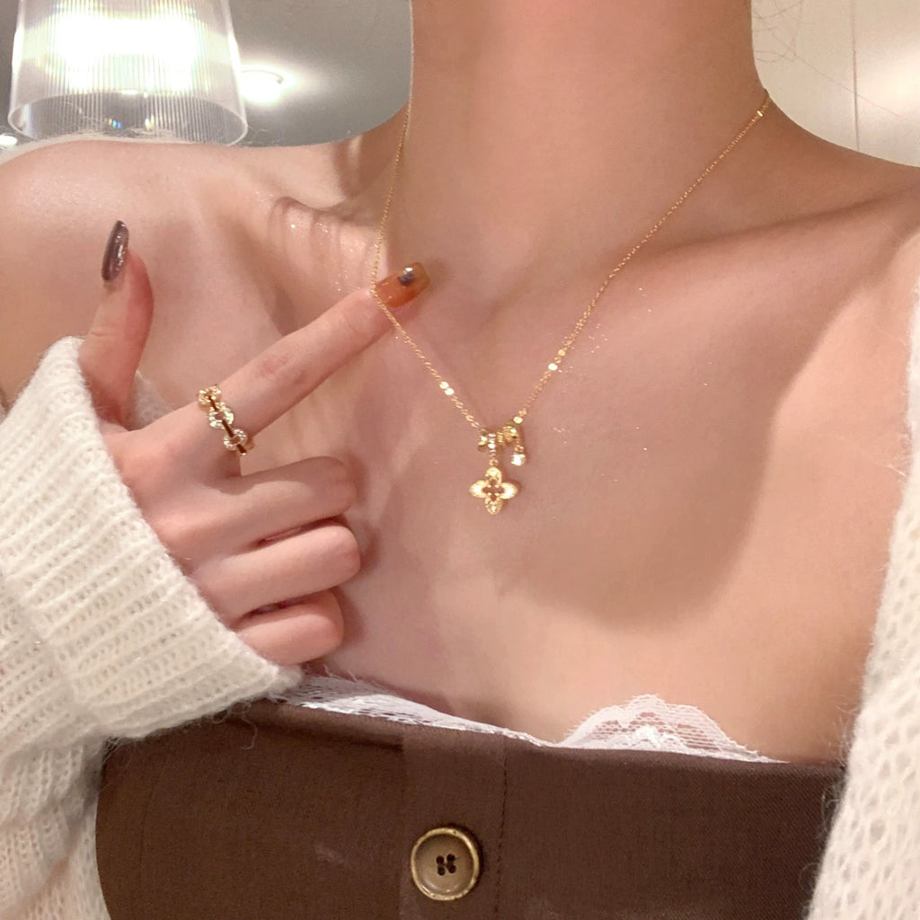 N06 necklace