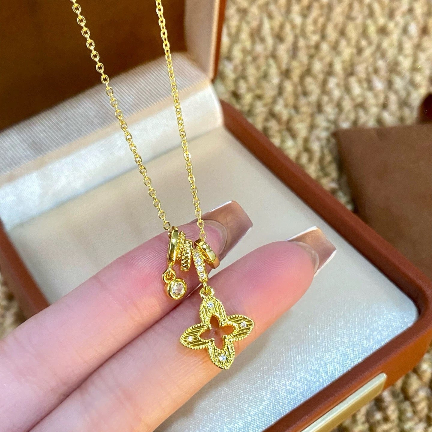 N06 necklace
